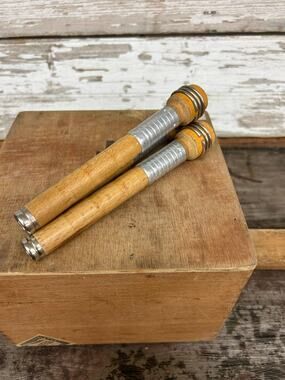 7002. Wood Quill